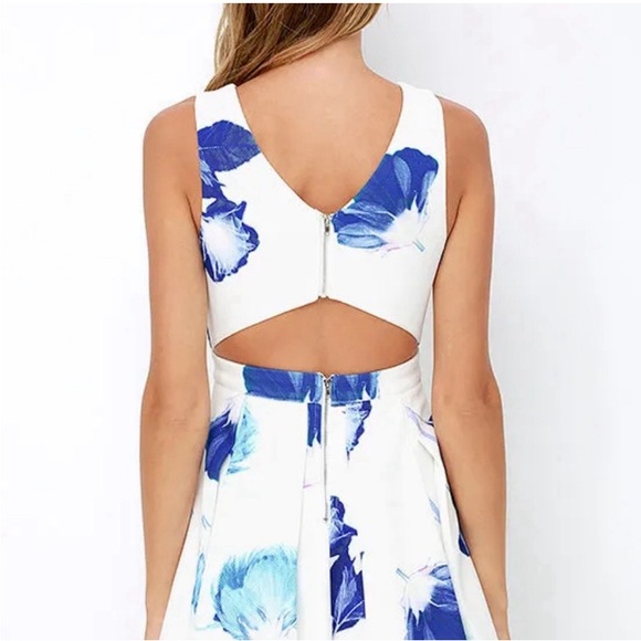 LULUS Day and Foliage Blue and Ivory Floral Print Dress Sz M EUC worn once - Picture 2 of 12